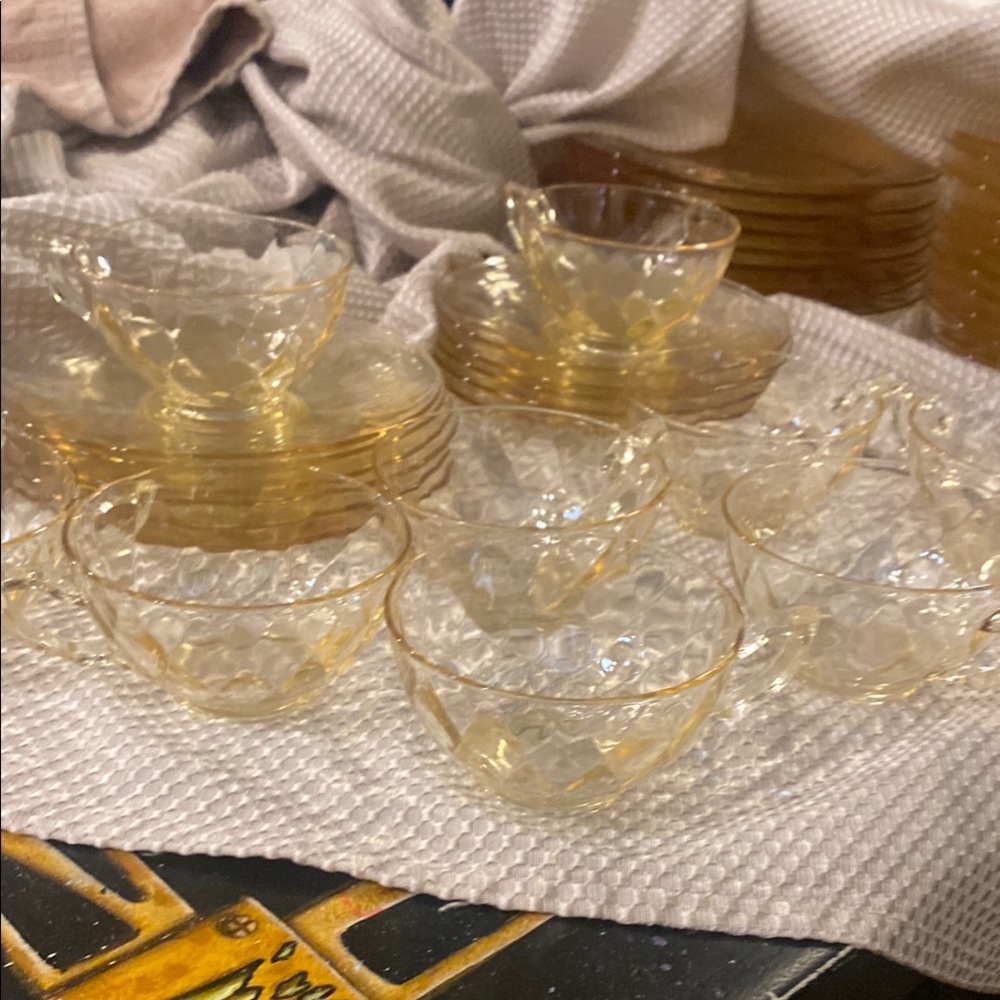 Yellow Vtg  Heisey 9 teacups 11 saucers